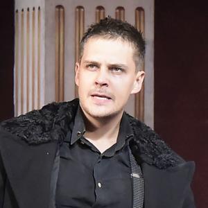 Miloš Biković ponovo u ulozi admirala u melodrami "Dama sa kamelijama"
