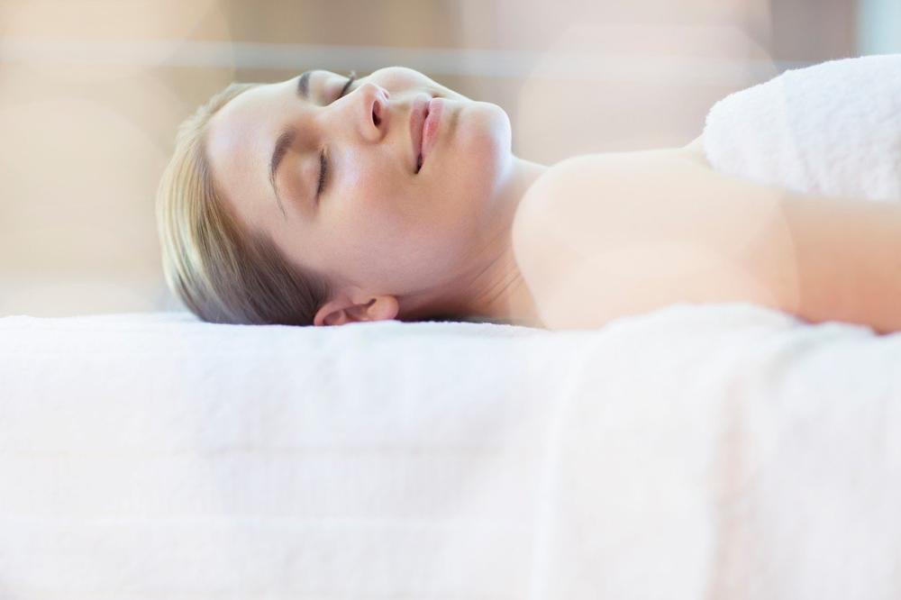 Za udoban san i relaksaciju - višenamensko jastuče sa masažerom