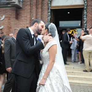 Zaljubljeni POGLEDI, osmesi i SUZE radosnice: Ovi DETALJI obeležili su venčanje Aleksandre i Filipa (FOTO/VIDEO)
