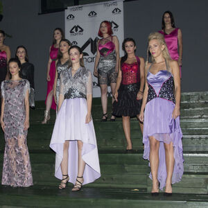 Veče mode u Kragujevcu: Marina Ilić modnim performansom oduševila publiku