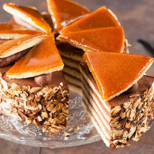 Čokolada i karamel-glazura — savršeno za SVEČANI RUČAK: Doboš torta je KRALJICA svih poslastica