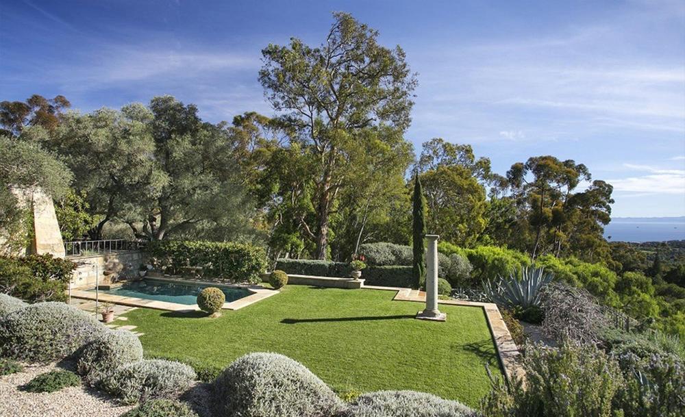 <p>Slavna voditeljka prodala je vlasniku Netfliksa Tedu Sarandosu luksuzno kalifornijsko imanje u Montesitu.</p>