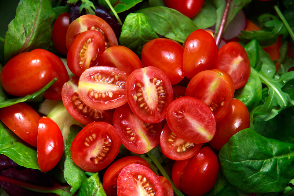 „Najbolji“ način skladištenja zelenog paradajza da ostane svež je da se čuva na „hladnom suvom mestu“