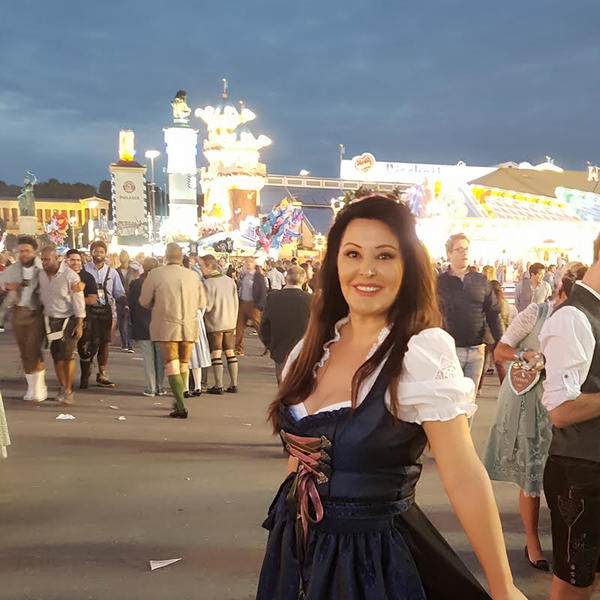 IZAZVALA VELIKU PAŽNJU NEMAČKIH MEDIJA: Dragana Mirković posetila čuveni festival piva Oktobarfest