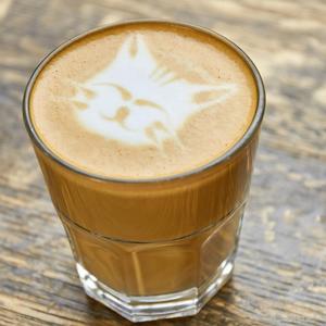 PROFESIONALNO DEKORISANJE NAPITAKA: Neka vaša kafa bude drugačija za samo nekoliko sekundi