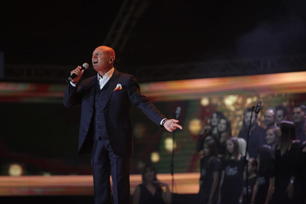 <p>Šaban Šaulić je održao spektakularan koncert u Areni, kojim je zvanično obeležio 50 godina karijere, a u jednom trenutku mu se na bini pridružila i ćerka Ilda, što mu je posebno značilo.</p>