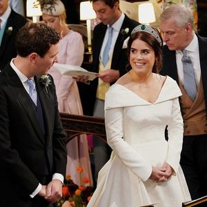 KRALJICA ELIZABETA DOBIJA DEVETO PRAUNUČE: Najlepše vesti obradovale članove britanske kraljevske porodice