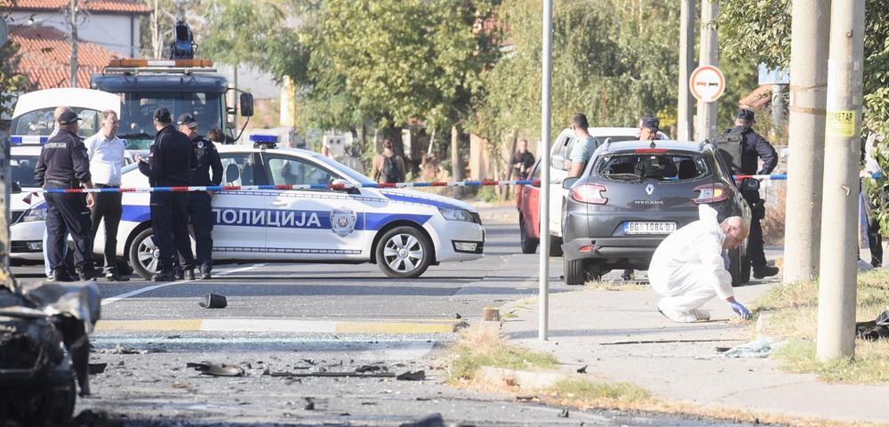 <p> </p>

<p>Poznati glumac Voja Brajović zatekao se danas u Ulici Vojvode Stepe gde je eksplodirao automobil kojim je upravljao otac TV vodilteljke Marijane Mićić.</p>