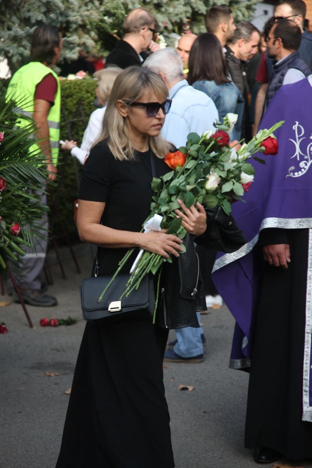 <p>Milena Dravić, diva srpskog i jugoslovenskog glumišta, sahranjena je u Aleji zaslužnih građana na Novom groblju, pored supruga Dragana Gage Nikolića (1943-2016).</p>