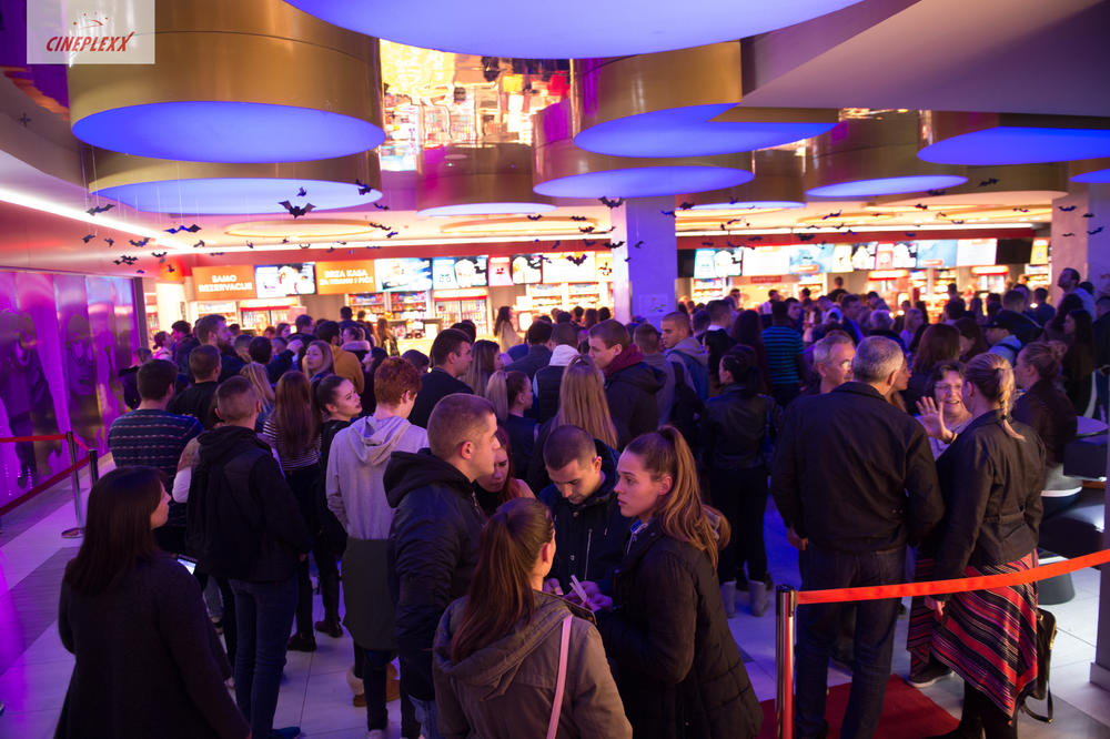 <p>Premijera filma ONO ŠTO NAS NE UBIJE održana je juče u beogradskom bioskopu Cineplexx Ušće Shopping Center i u bioskopu Arena Cineplex u Novom Sadu.</p>