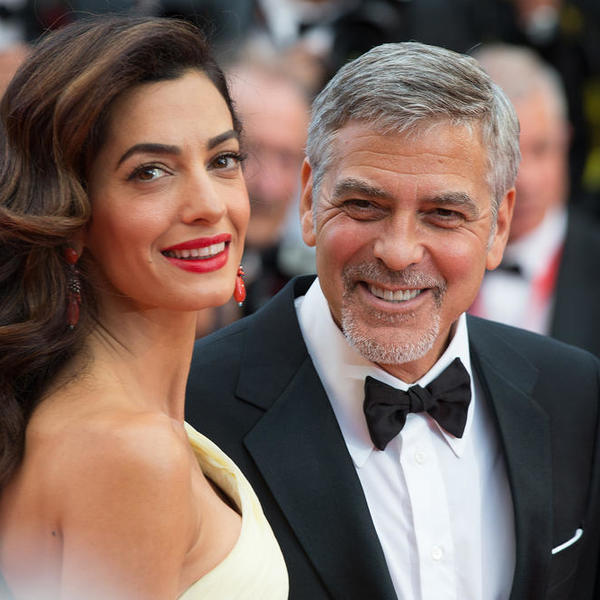 DŽORDŽ JE PORED NJE IZGLEDAO KAO PROLAZNIK: Amal Kluni u supertrendi kombinaciji na proslavi pete godišnjice braka (FOTO)