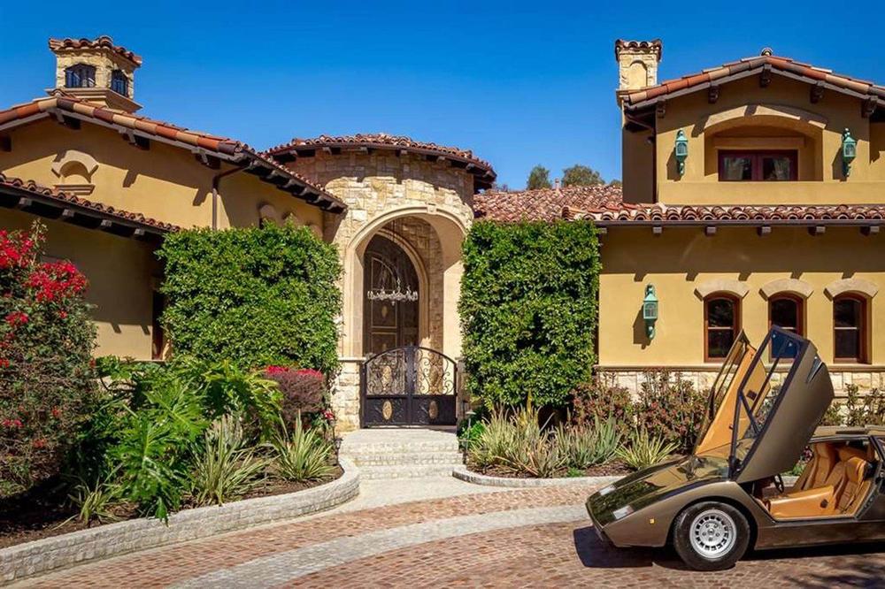 <p>Luksuzna kuća vredna nalazi se u Kaliforniji u mestu Rančo Santa Fe.<br />
 </p>