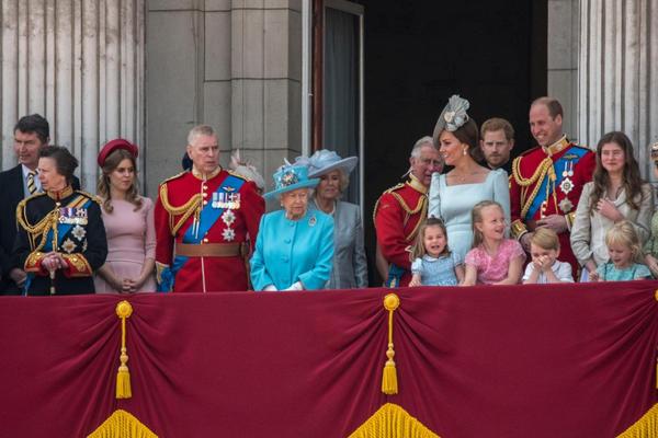Koristimo ih svakodnevno: 7 iznenađujućih reči koje su strogo zabranjene u britanskoj kraljevskoj porodici