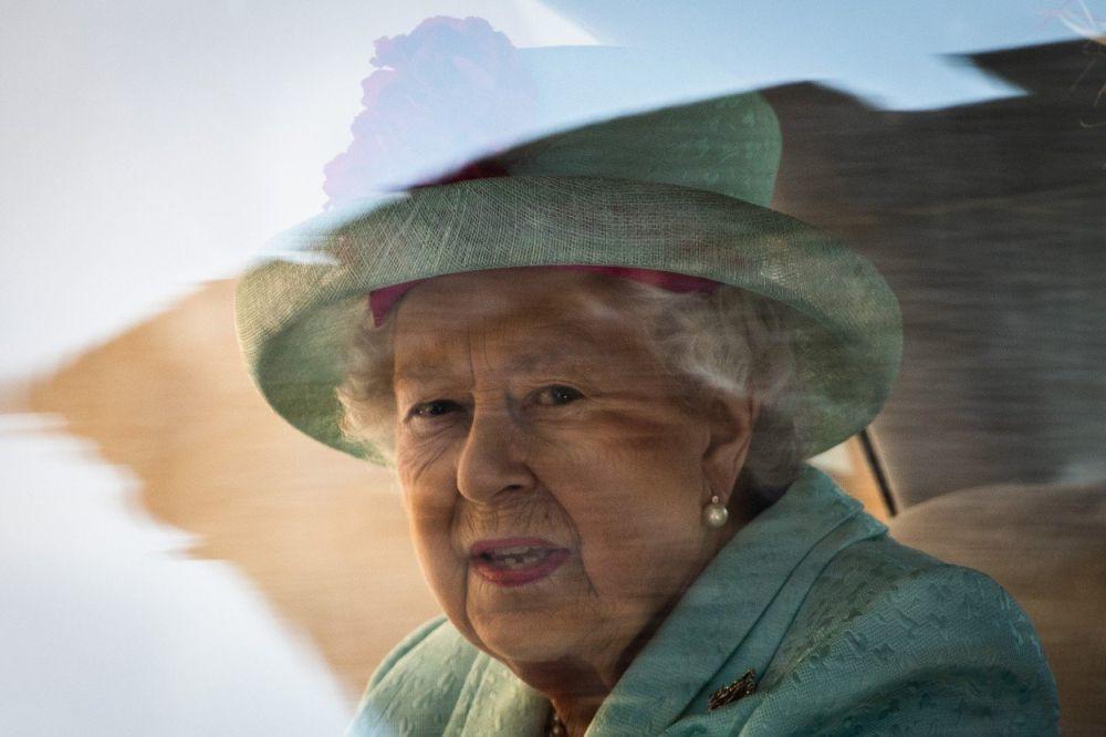 <p>Ona je najstariji britanski monarh sa najdužim stažom, a proslavljanje je počela na uskršnjoj misi gde se pojavila sa svojim najmilijima. No, pored Megan, sa događaja je izostalo još bitnih članova njene velike porodice</p>