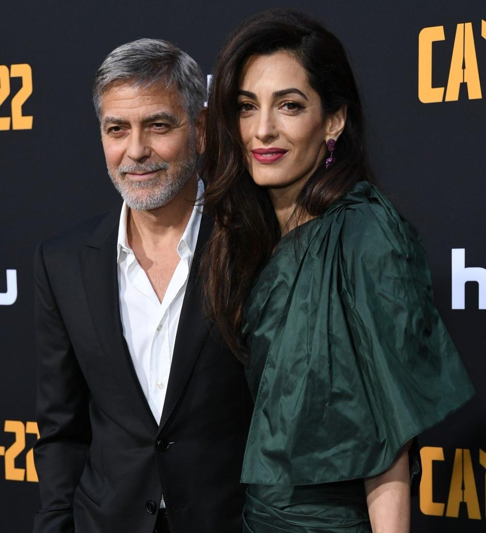 <p>Džordž Kluni se našalio rekavši da su on i supruga Amal napravili "glupu" grešku u odgajanju svojih trogodišnjih blizanaca Aleksandra i Ele.</p>