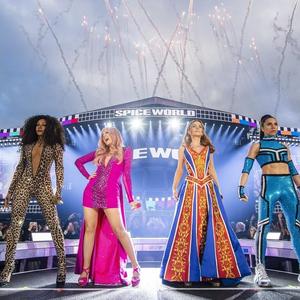 SPAJSICE RAZOČARALE PRVIM ZAJEDNIČKIM NASTUPOM POSLE DUGE PAUZE: O povratničkoj turneji Spice Girls bruji SVET, užasnuti fanovi tvrde da nisu mogli da prepoznaju PESME!