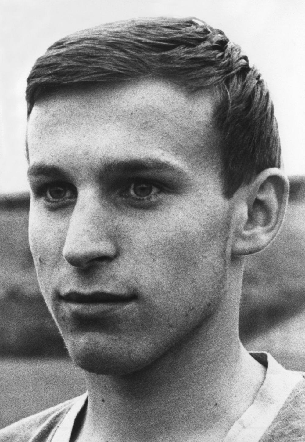 <p>On je najbolji jugoslovenski fudbaler svih vremena, treća Zvezdina zvezda, rođen je u Ubu 30. maja 1946. godine.</p>