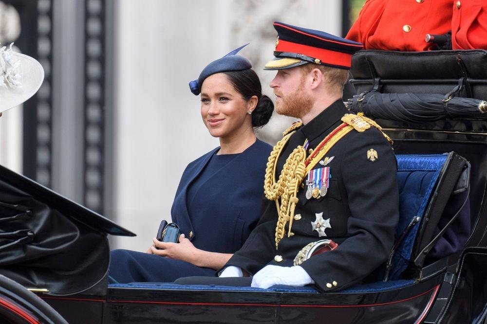 <p>Obeležili su rođendan kraljice Elizabete u okviru tradicionalne vojne parade.</p>