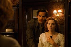 Negativca iz "Titanika" možda ne biste prepoznali: Poreklom je s Balkana, a ima tajni talenat koji mu pravi muke na setu