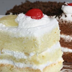 LJUBITELJI VOĆNIH POSLASTICA ĆE SE ODUŠEVITI: Ukusna torta sa ANANASOM je pravi izbor za SVE PRILIKE