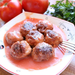 IDEJA ZA BRZ I UKUSAN RUČAK: Ćufte u paradajz sosu