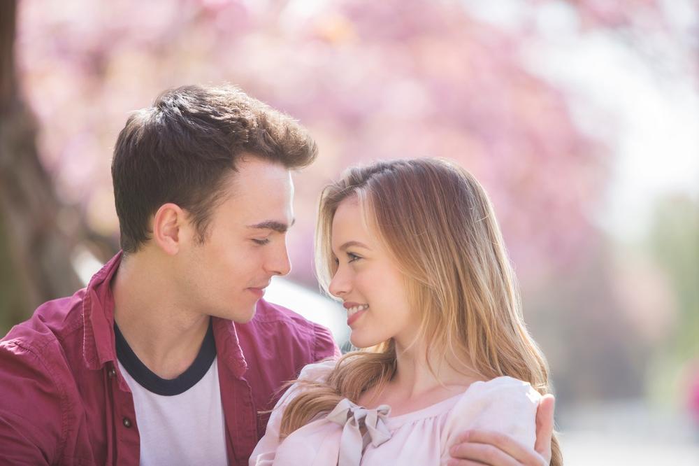 Pogledi, Par, Ljubav, Veza, Osmeh