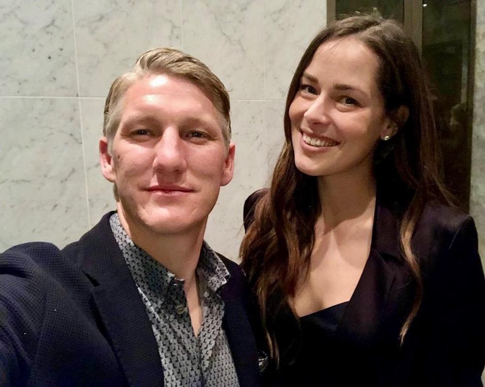 <p>Pre četiri godine, srpska teniserka zavetovala se na večnu ljubav nemačkom fudbaleru, a detalje romantičnog venčanja u Veneciji pratio je ceo svet</p>