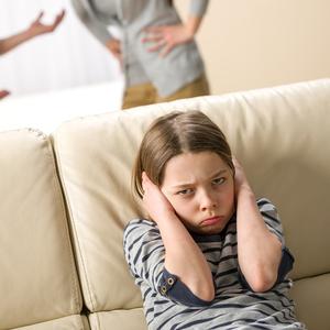 TOKSIČAN ODNOS SAMO ŠTETI DETETU: 6 razloga zašto je RAZVOD BOLJI od lošeg braka roditelja — iz ugla dece