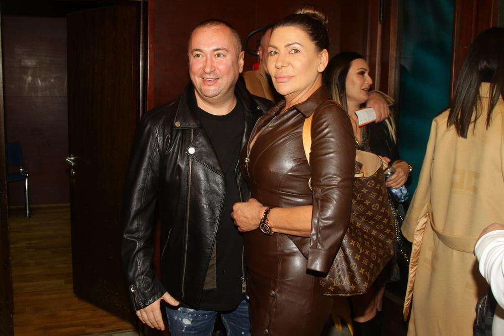 <p>Nakon što se i bivša supruga popularnog pevača pojavila na njegovom koncertu, pažnju domaćih medija privukao je susret Ane Sević i Darkove izabranice Marine Gagić.</p>