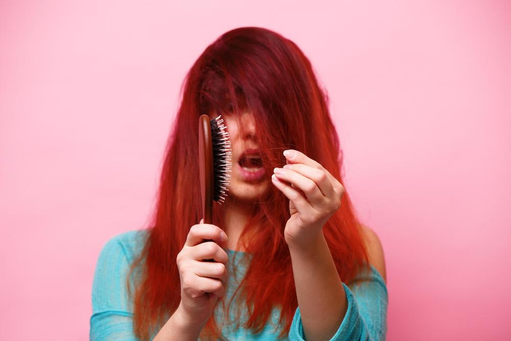 Crvena kosa, opadanje kose, Češljanje, farbana kosa