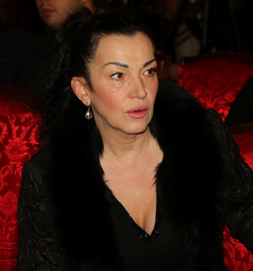 <p>Pevačica<strong> Goca Božinovska</strong> doživela je smrtni slučaj u porodici.</p>