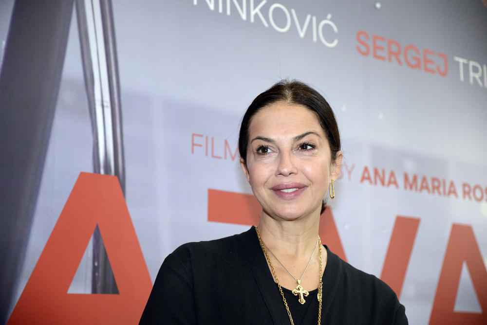 <p>Nataša Ninković otkrila je kakvu zanimljivu polemiku je vodila sa Draganom Bjelogrlićem, ali i malo poznate detalje sa snimanja filma "Ajvar" i serije "Pevačica"...</p>