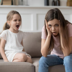 DEVOJČICE NASILNICI: Zašto su ženska deca sve češći agresivci među vršnjacima?