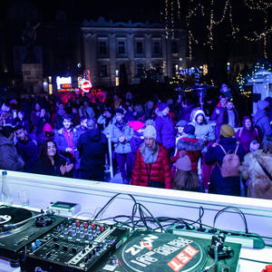 Vrhunski DJ-evi i fenomenalne žurke na Coca-Cola x New Year's Districtu: ne propustite najbolji provod u gradu