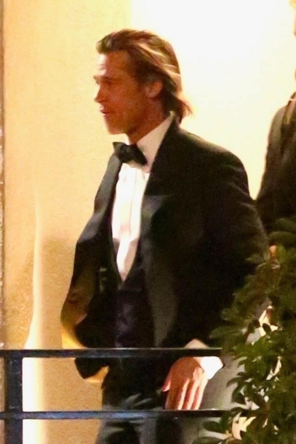 <p>Slavni glumac nagrađen je sinoć prestižnim priznanjem za ulogu u Tarantinovom filmu „Bilo jednom u Holivudu“, ali već danas je u senci svoje bivše supruge.</p>