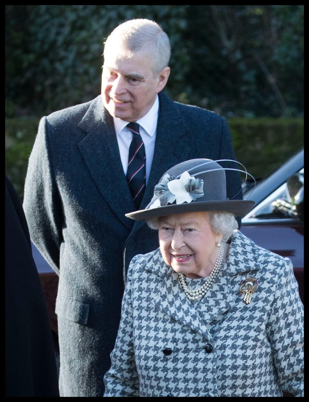 <p><br />
Kraljica Elizabeta pojavila se u javnosti samo dan nakon što je saopštenjem obavestila javnost da je postigla dogovor sa Megan Markl i princem Harijem.</p>