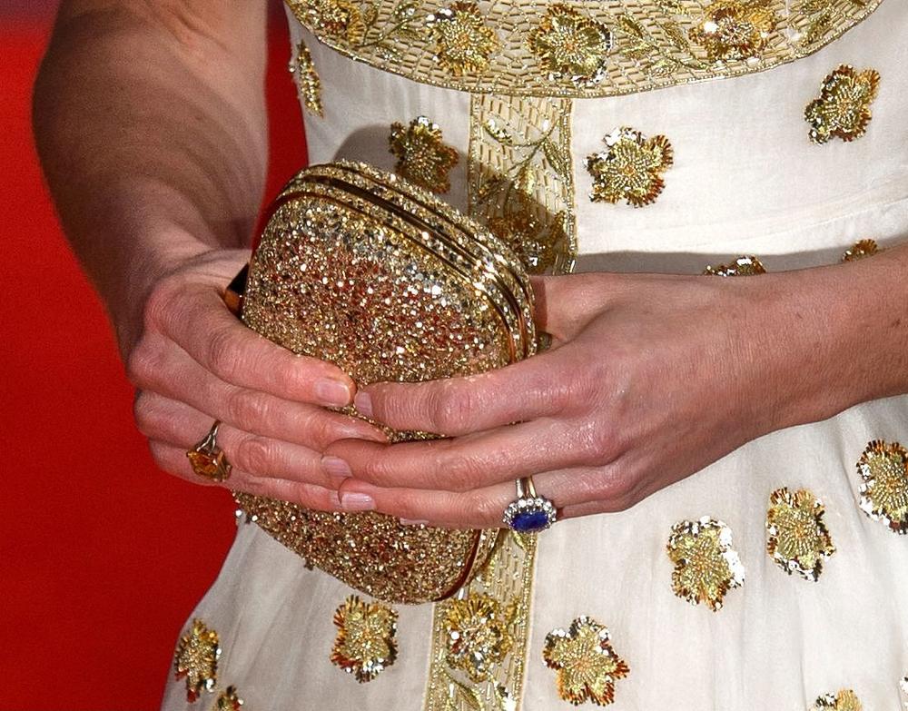 <p>Na britanskom dvoru je vojvotkinja, ali kada je reč o modi supruga princa Vilijama ima još jednu titulu — kraljica reciklaže!</p>