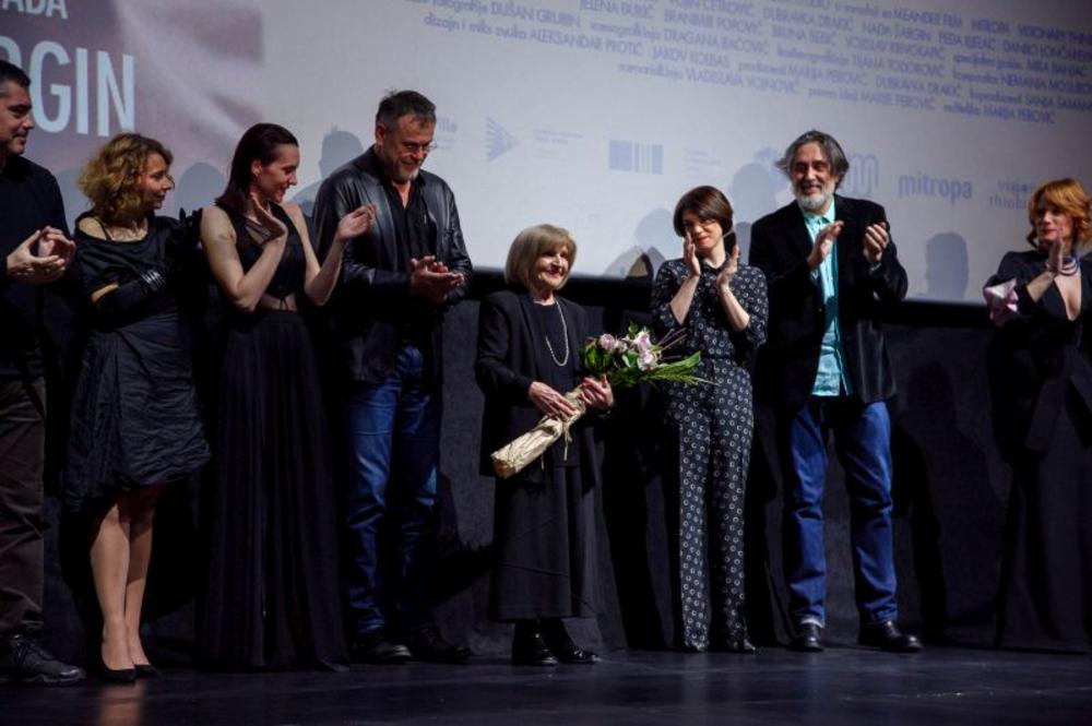 <p><br />
Sinoć u 20h u Kombank dvorani održana je premijera novog filma rediteljke Marije Perović GRUDI.</p>