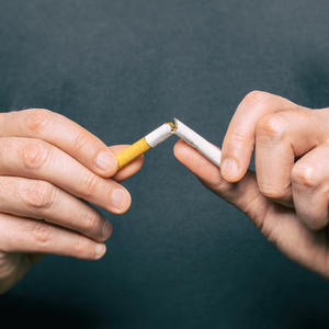 PUŠAČI, VI STE NAJUGROŽENIJA GRUPA: Ljudi koji konzumiraju cigarete češće obolevaju i umiru od virusa korona!