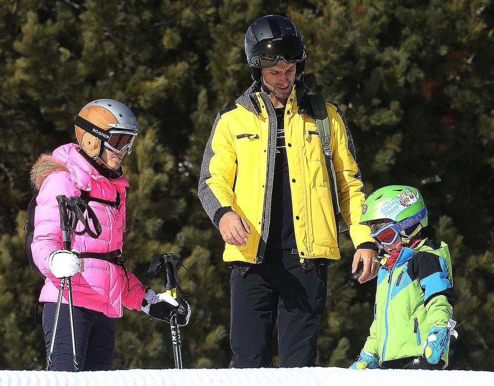 <p>Porodica Đoković doputovala je u Dolomite, gde uživaju u zimskim čarima!</p>