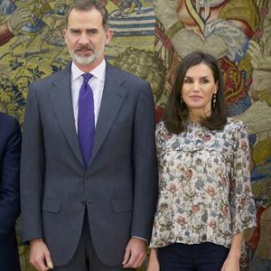 POLJUBILA SE SA ZARAŽENOM MINISTARKOM! Kraljica Leticija od Španije i kralj Felipe VI testirani na virus korona