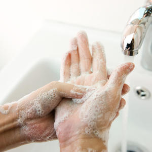 NI SLUČAJNO NE PRESKAČITE OVAJ KORAK: Evo šta OBAVEZNO treba da uradite posle pranja ruku da biste se potpuno zaštitili