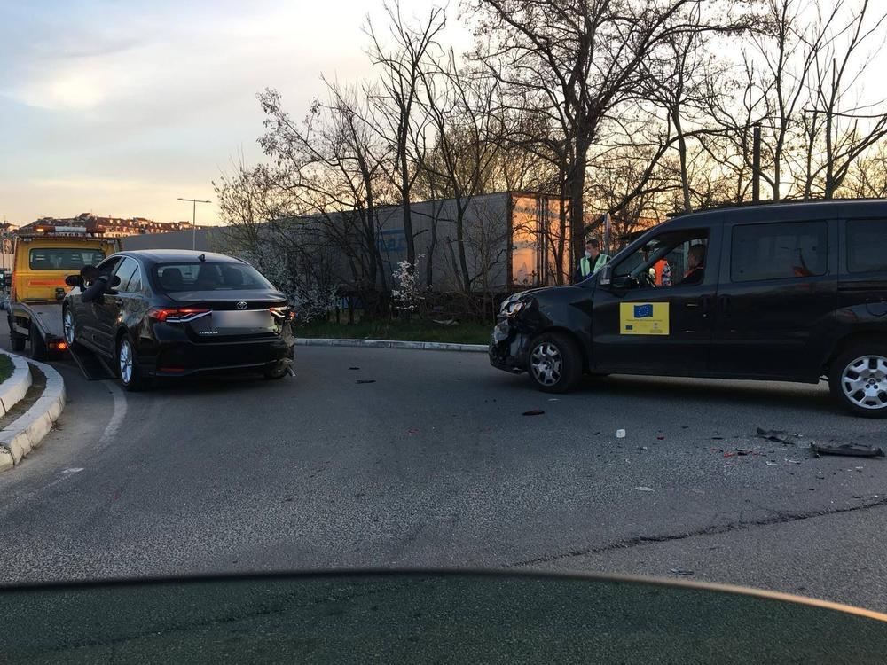<p>Voditeljka Dušica Jakovljević nedavno je imala saobraćajnu nesreću kod Ade Ciganlije, kada joj je drugi vozač presekao put</p>
