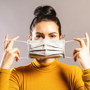 POTREBNA VAM JE JEDNA SEKUNDA ZA OVO: Jednostavan TEST otkriva da li je vaša maska zaista učinkovita