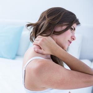 MASAŽA KOD KUĆE: Više od 85 odsto ljudi pati od bolova u vratu, ne znajući za ovo jednostavno rešenje!
