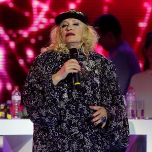 "UMREĆU BEZ NJIH": Pevačicu obuzela velika tuga i ovih nedelja prolazi kroz JAKO TEŽAK period