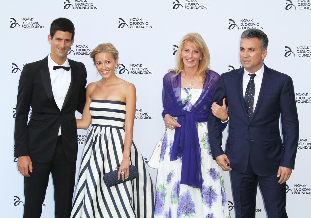 <p>Najbolji srpski teniser <strong>Novak Đoković </strong>sa suprugom Jelenom i decom navodno napušta Monte Karlo i seli se u novo mondensko mesto</p>