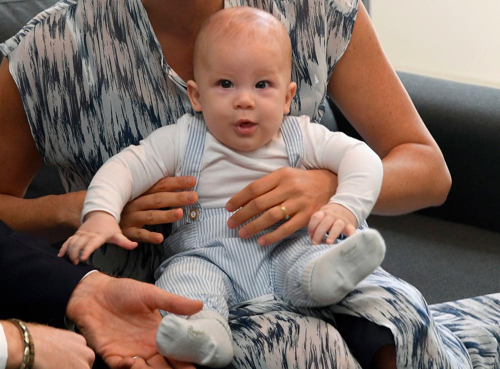 <p>Ekspert za britansku kraljevsku porodicu <strong>Kejti Nikol </strong>otkrila je neke nepoznate detalje o 14-mesečnom Arčiju, sinu Megan Markl i princa Harija.</p>