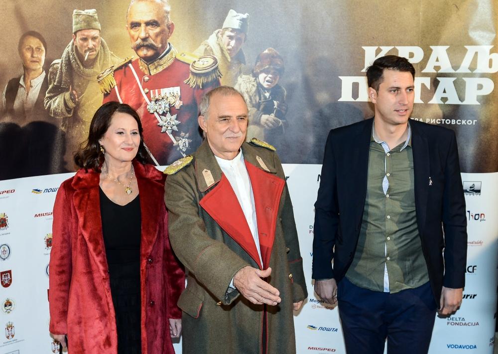 <p>Šarmantna glumica sinoć je bila u centru pažnje na beogradskoj premijeri novog filmskog ostvarenja</p>