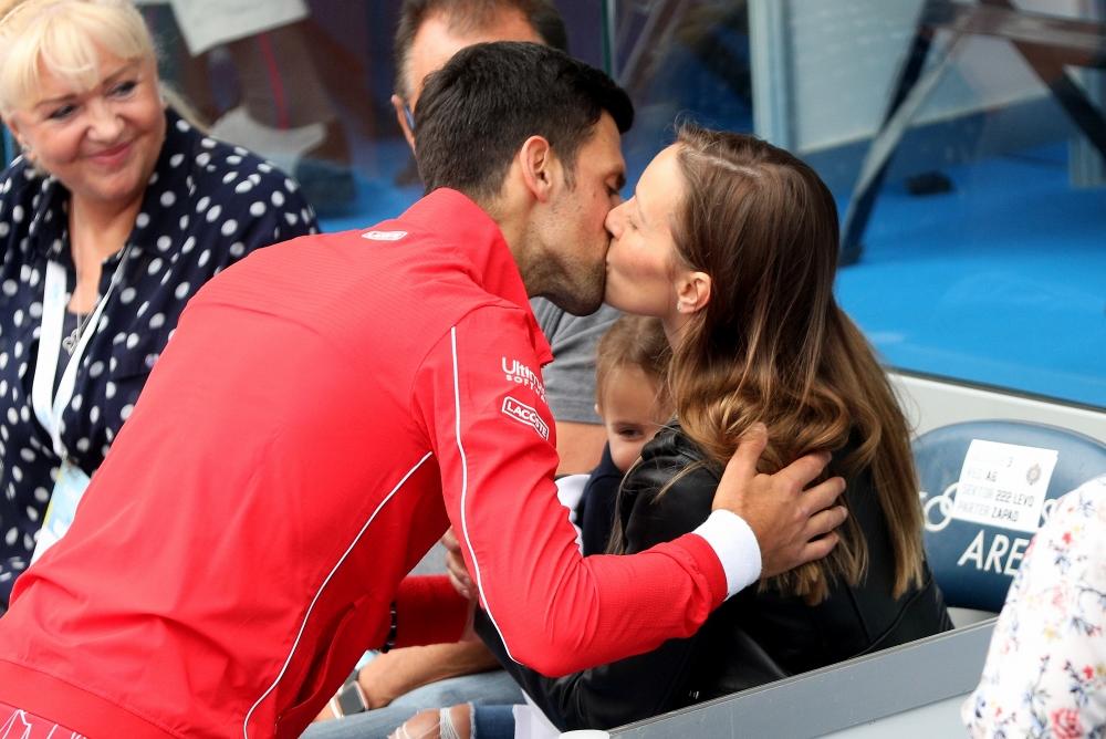 <p>Srpski teniser i njegova supruga više nemaju Covid-19, javljaju domaći mediji.</p>